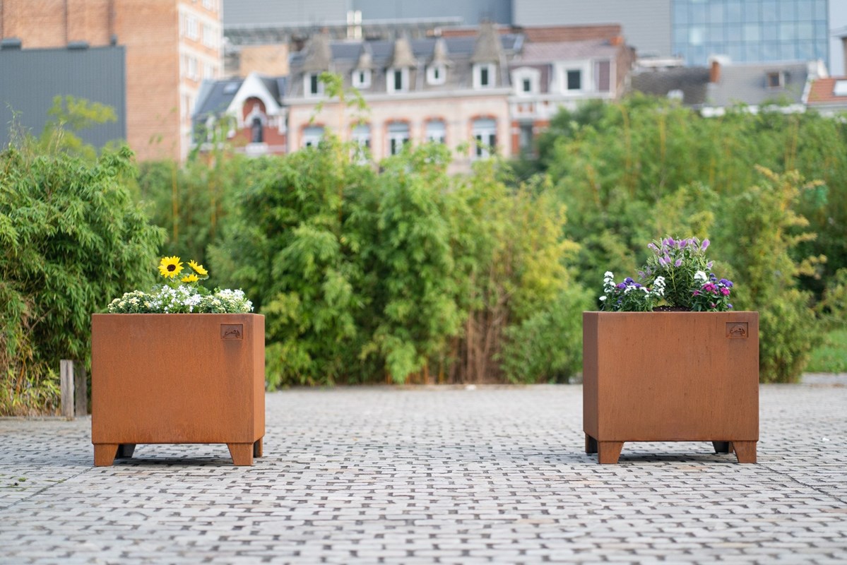 Pot de fleur pour espace public