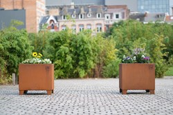 Pot de fleur pour espace public